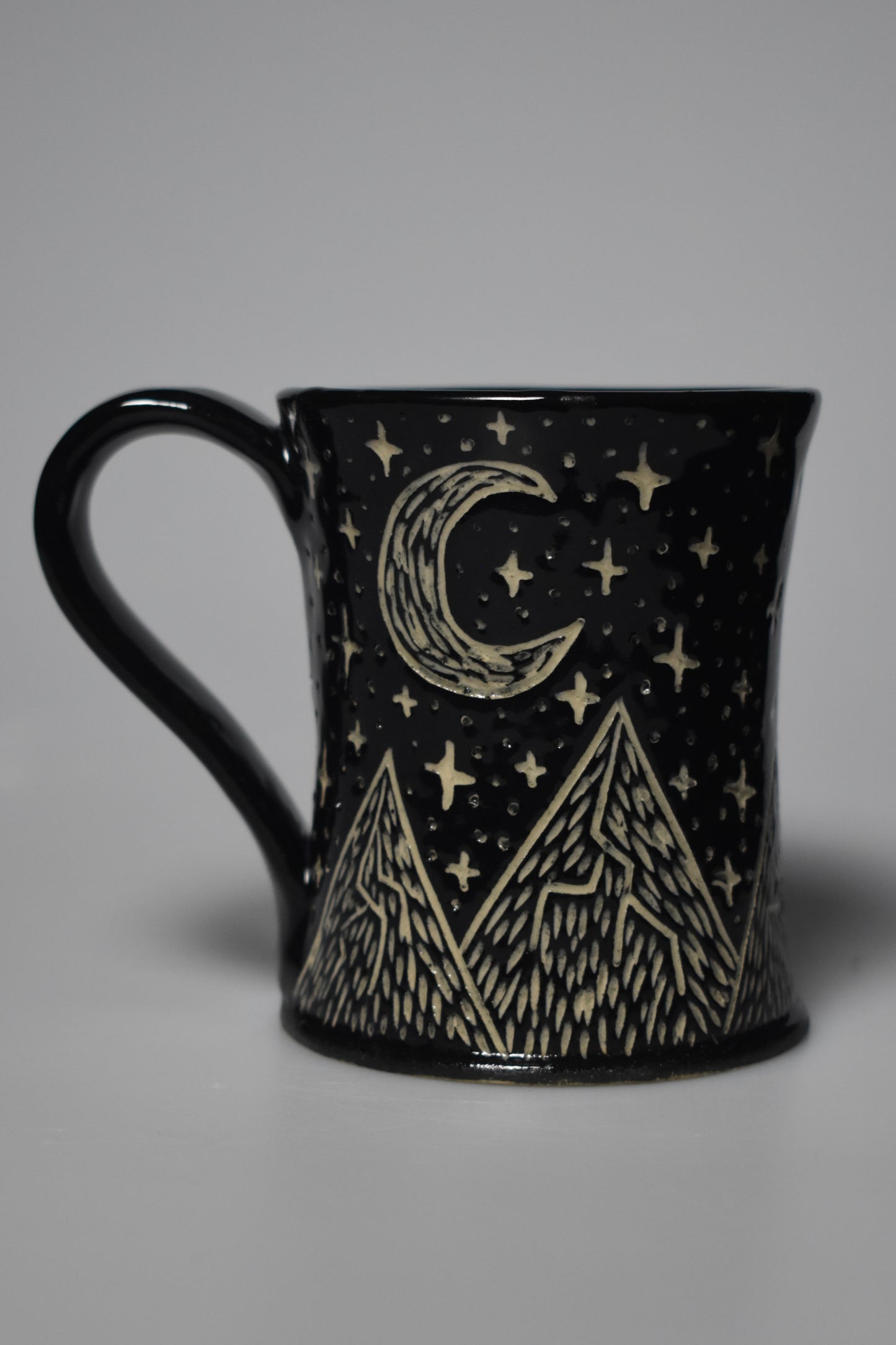 Three Hares Mug 10-14oz